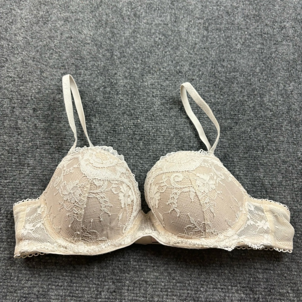VICTORIA’S SECRET Women’s Dream Angels Lined Demi cream w/white lace size 34B